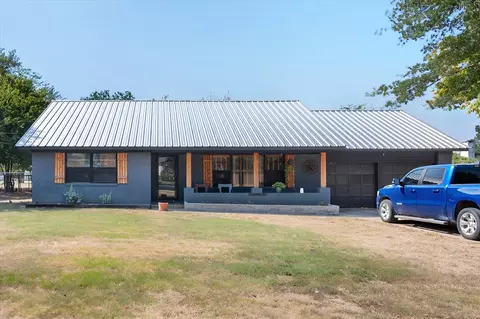 427 E Bradley St, Fairfield, TX 75840