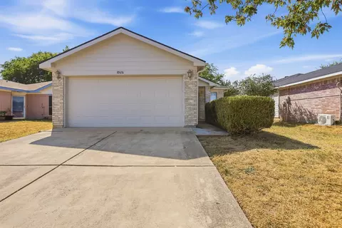 10616 Shadywood Dr, Fort Worth, TX 76140