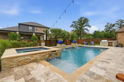 Exterior - 332 Nora Ln, Argyle, TX 76226 photo 8 of 10