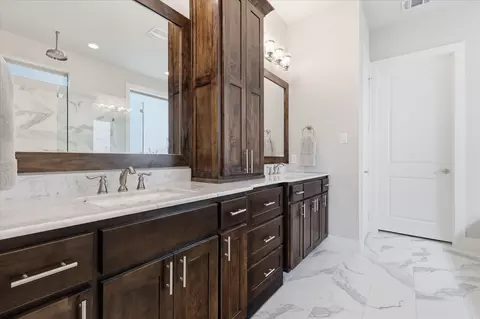 Bath - 332 Nora Ln, Argyle, TX 76226 photo 1 of 3