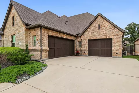 Exterior - 332 Nora Ln, Argyle, TX 76226 photo 4 of 10