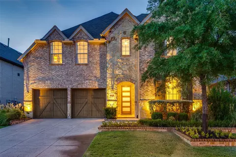 125 Erling Ln, Irving, TX 75039