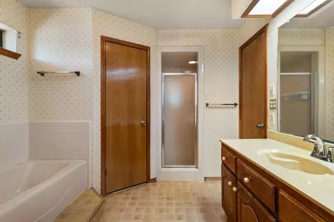 Bath - 502 Celeste Dr, Robinson, TX 76706 photo 1 of 3