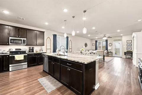 Kitchen - 11401 Solar St, Lorena, TX 76655 photo 2 of 2