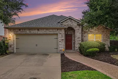 5896 Vista Heights Ln, Grand Prairie, TX 75052