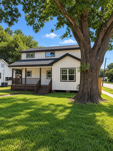 4027 Akard Ave, Shreveport, LA 71105