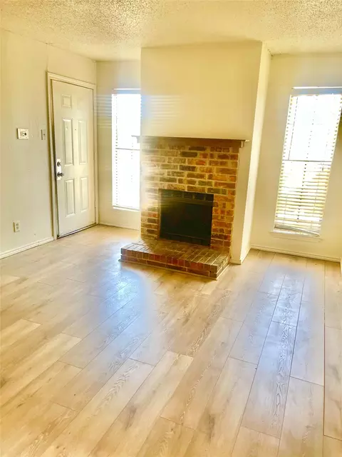 9520 Royal Ln #306, Dallas, TX 75243