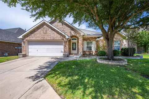 2813 Fox Creek Trl, Arlington, TX 76017