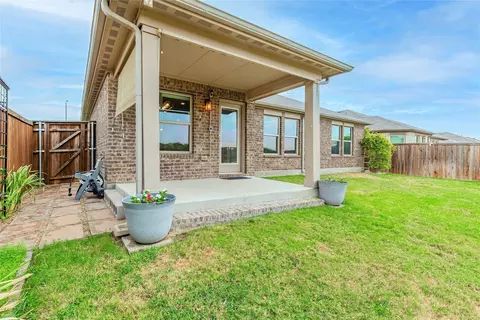 112 Plumed Thistle Dr, Fort Worth, TX 76131
