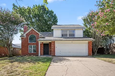 307 Hopewell St, Grand Prairie, TX 75052