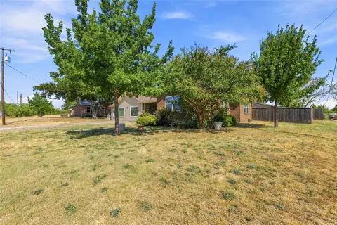 Exterior - 901 W Wrights Ave, Comanche, TX 76442 photo 3 of 3