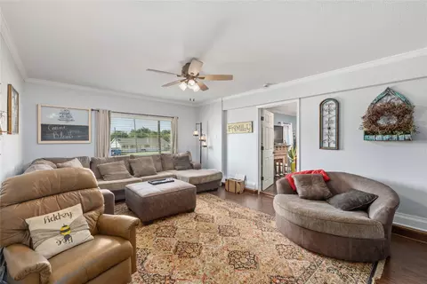 Living - 901 W Wrights Ave, Comanche, TX 76442 photo 1 of 1