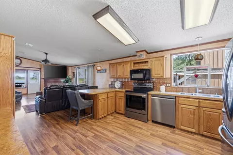 Kitchen - 18404 Pine Dr, Eustace, TX 75124 photo 2 of 3