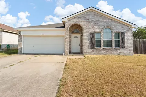 1025 Buffalo Springs Dr, Fort Worth, TX 76140
