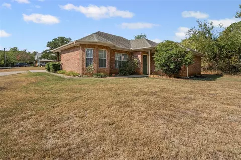 904 E 3rd B St, Weatherford, TX 76086
