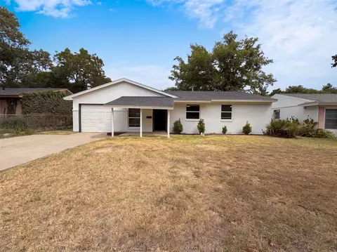 330 E Coral Way, Grand Prairie, TX 75051