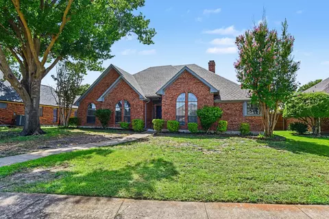 Exterior - 8306 Navigation Dr, Rowlett, TX 75088 photo 1 of 5