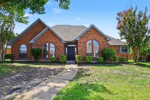 Exterior - 8306 Navigation Dr, Rowlett, TX 75088 photo 3 of 5