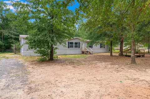 9383 Carrera Dr, Mooringsport, LA 71060