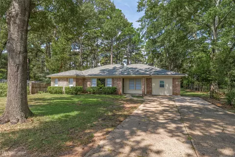 8920 Shady Ln, Shreveport, LA 71118