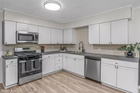 8920 Shady Ln, Shreveport, LA 71118