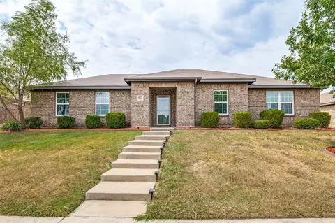 4022 Meadow Canyon Dr, Lancaster, TX 75146
