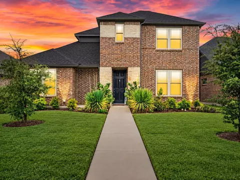 44 River Oaks Blvd, Waxahachie, TX 75165