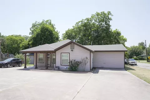1813 Roberts Cut Off Rd, River Oaks, TX 76114