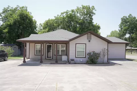 1813 Roberts Cut Off Rd, River Oaks, TX 76114