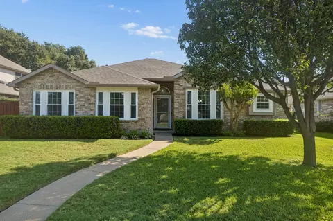 2722 Covington Dr, Garland, TX 75040