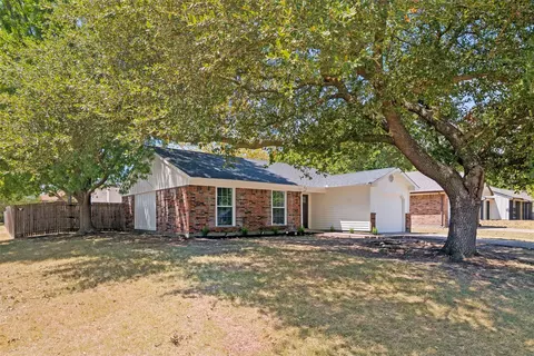 201 Mapleridge Dr, Rockwall, TX 75032
