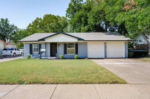 202 E Kenwood Dr, Garland, TX 75041