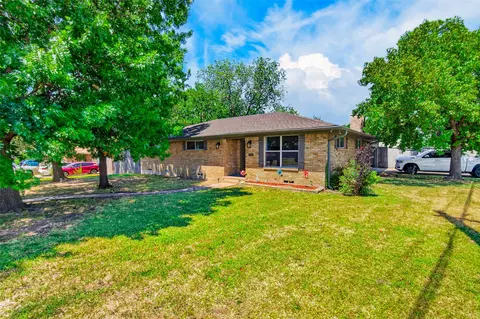 2400 Kent Cir, Greenville, TX 75402