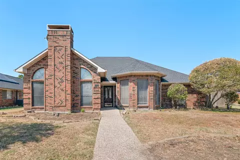 2703 Devonshire Dr, Carrollton, TX 75007