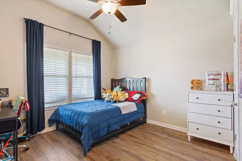 Bedroom - 2518 Yoder Ln, Robinson, TX 76706 photo 2 of 3