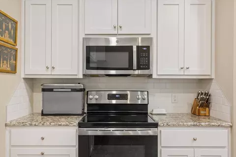 Kitchen - 2518 Yoder Ln, Robinson, TX 76706 photo 1 of 3