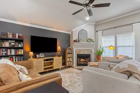 Living - 2518 Yoder Ln, Robinson, TX 76706 photo 2 of 2