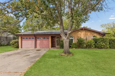 2508 Denbury Dr, Fort Worth, TX 76133