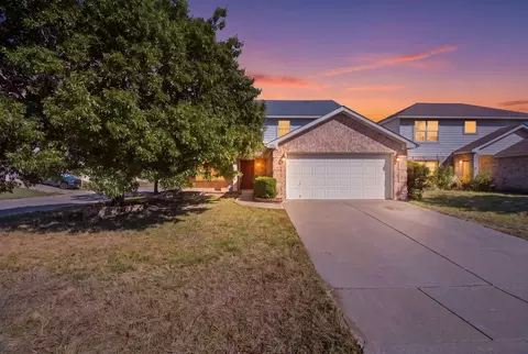9856 Parkmere Dr, Fort Worth, TX 76108