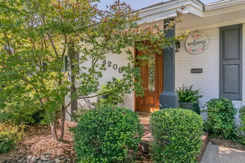 4209 Bilglade Rd, Fort Worth, TX 76109