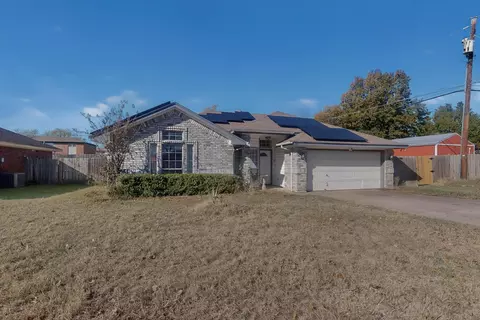 107 Catie Ln, Joshua, TX 76058