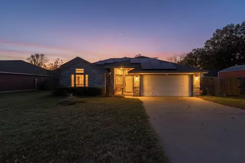 107 Catie Ln, Joshua, TX 76058