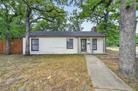 1629 Robinwood Dr, Fort Worth, TX 76111