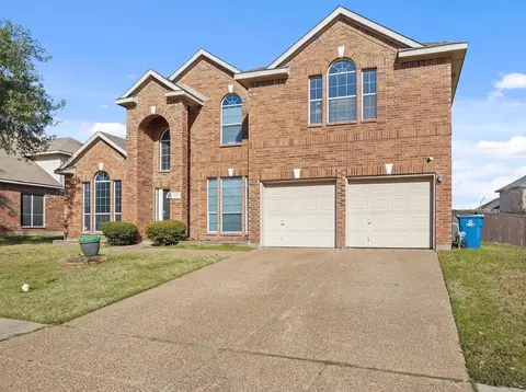 737 Honeysuckle, Desoto, TX 75115