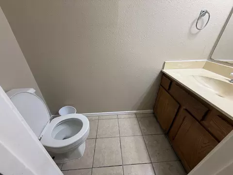 Bath - 4922 Rolling Vis, Mesquite, TX 75150 photo 1 of 5