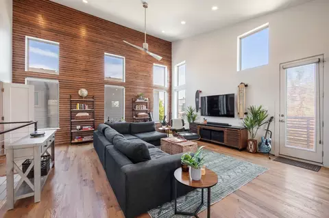 2421 N Garrett Ave #1, Dallas, TX 75206