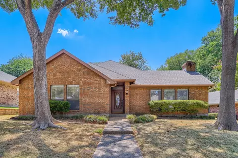 806 Royal Birkdale Dr, Garland, TX 75044