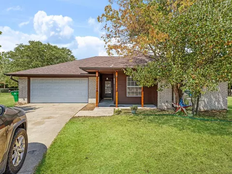 625 Linda Ct, Joshua, TX 76058