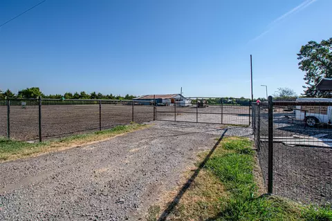 5271 N Us Highway 69, Celeste, TX 75423 photo 15