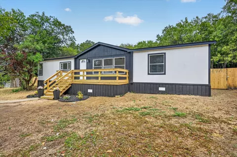 3713 Shady Ln, Joshua, TX 76058
